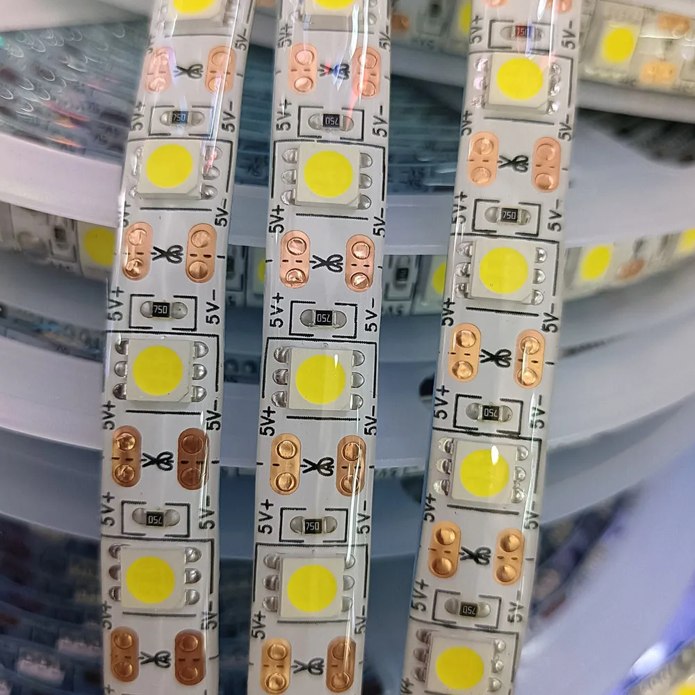 Tira de luces LED RGB de 5v 5050, lámpara de cinta Flexible impermeable 50cm 1m 2m 3m 4m 5m con enchufe de 4 pines PCB blanco/negro para decoración del hogar - imagen 5