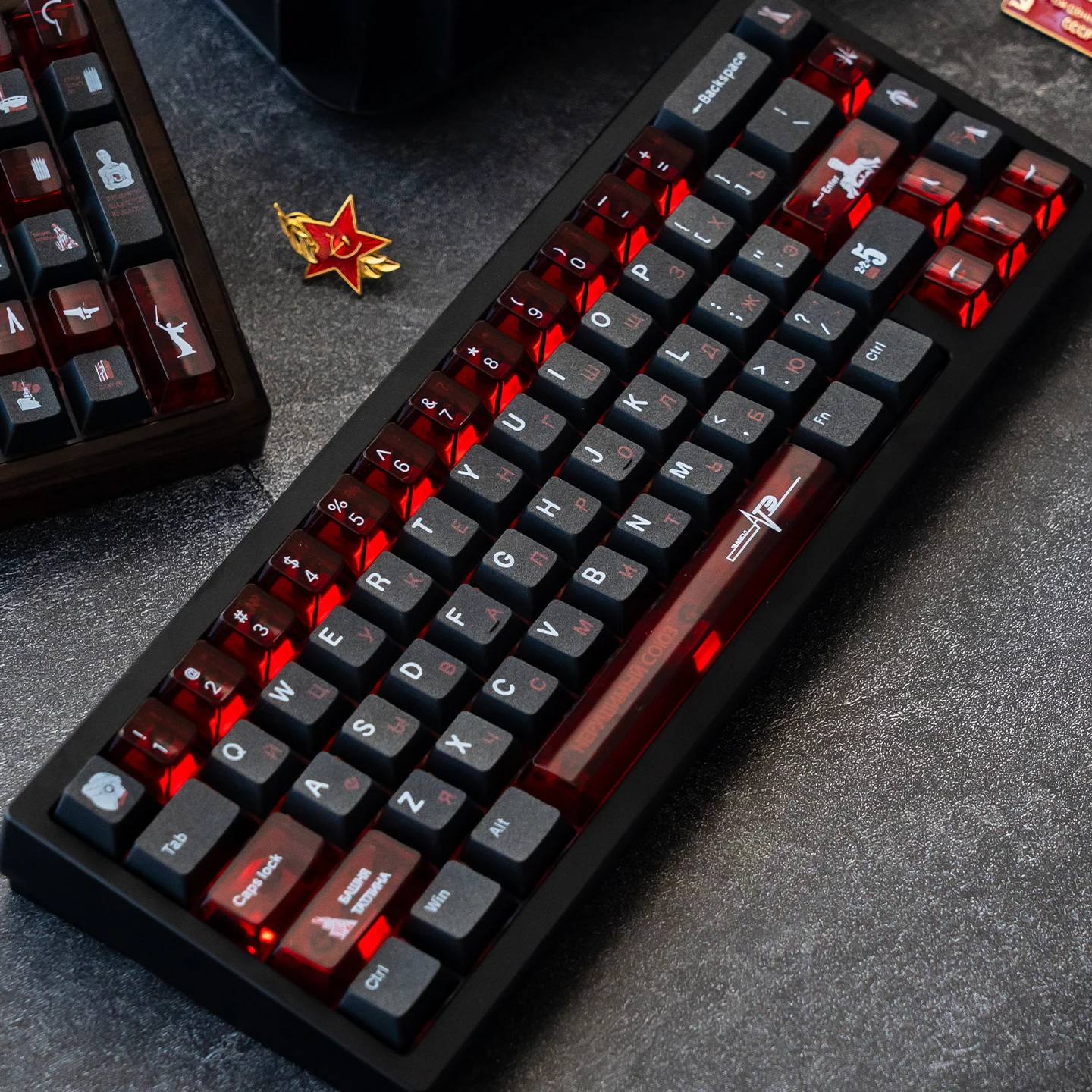 Teclas soviéticas originales, teclas de PC PBT sublimadas de cinco lados, juegos grandes personalizados en negro y rojo para teclado mecánico MX - imagen 5
