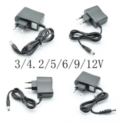 Adaptador AC-DC enchufe europeo con luz piloto para fuente