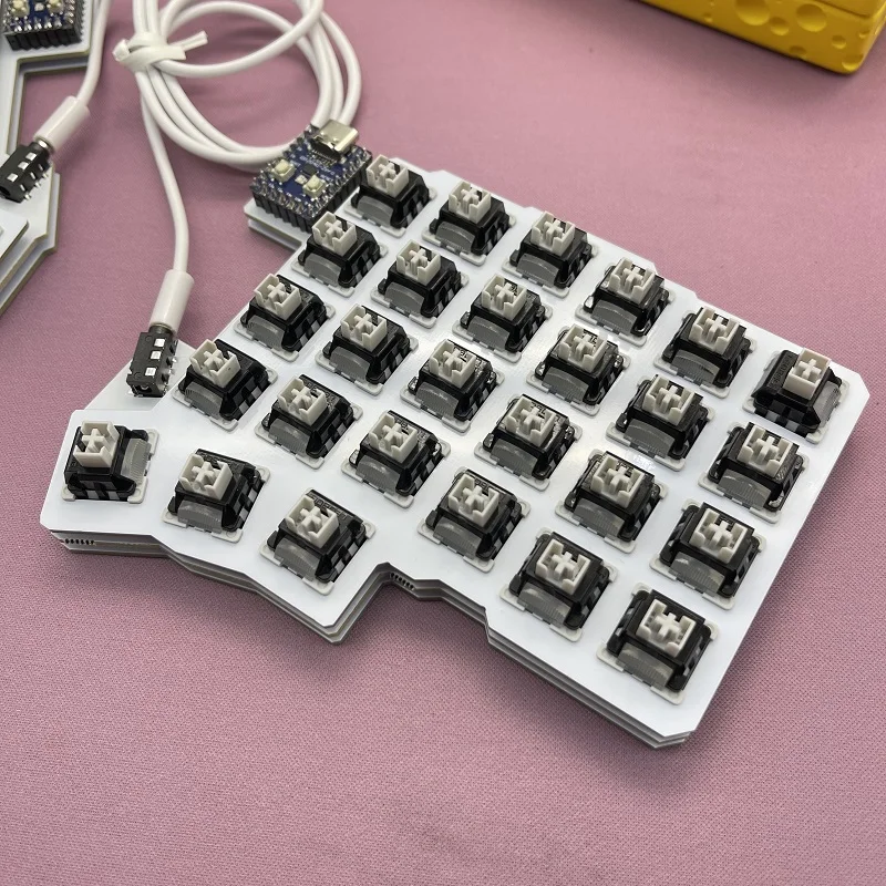 Teclado portugués Silakka54 dividido, Teclado ergonómico con cable de intercambio en caliente QMK Teclado Dividido, Teclado mecánico VIAL Silakka 54 - imagen 4