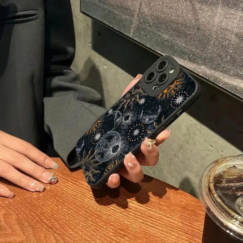 Funda de teléfono Moon Sun God para iPhone 15 14 13 12 11 Pro Max XS X XR 7 8 15 Plus SE 2022, funda trasera de silicona suave a prueba de golpes - imagen 4