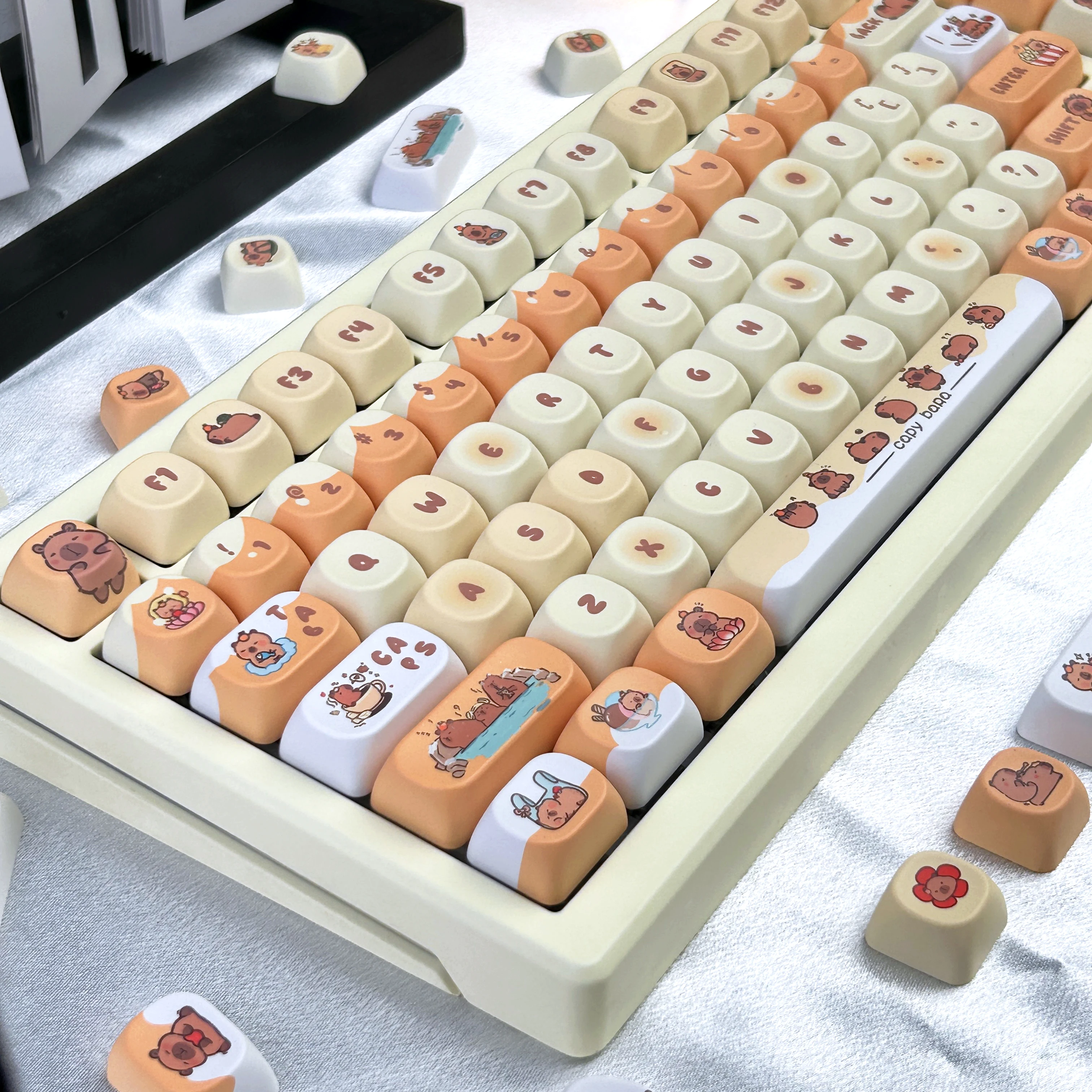 Lindas teclas Moa Capybara dibujos animados Pbt Iso/Ansi diseño teclado teclas naranja personalizado Alice Keycaps - imagen 5