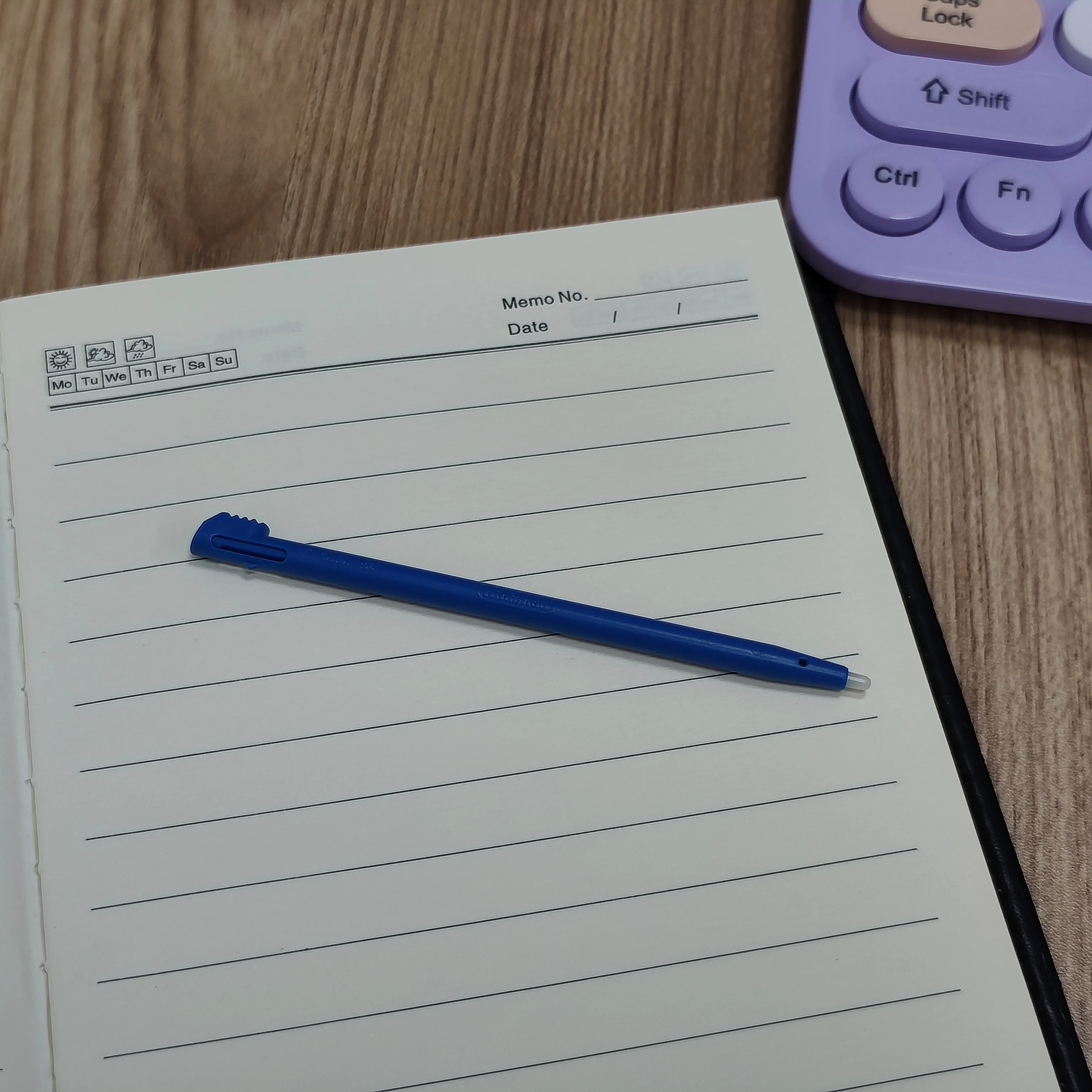 Consola de juegos Nintend 2DS con lápiz de escritura a mano con pantalla táctil de plástico azul Original - imagen 2