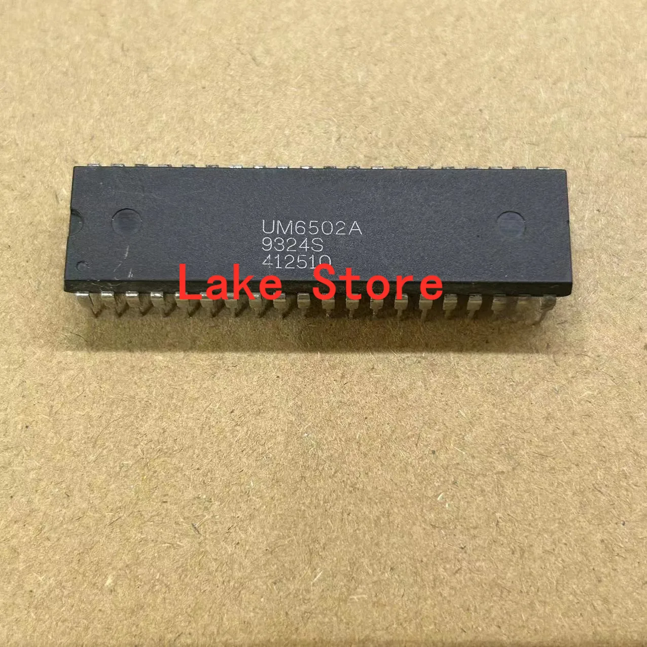 1 unids/lote UM6502 UM6502A DIP40 en stock