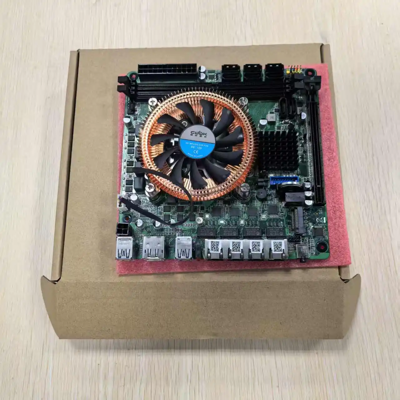 Placa base E-2124/2124G + C246 ITX NAS 8 SATA 3,0 4 LAN I226 2,5G 2 * M.2 NVME 2 * DDR4 PCIE 16X placa NAS LGA1151 con radiador - imagen 5