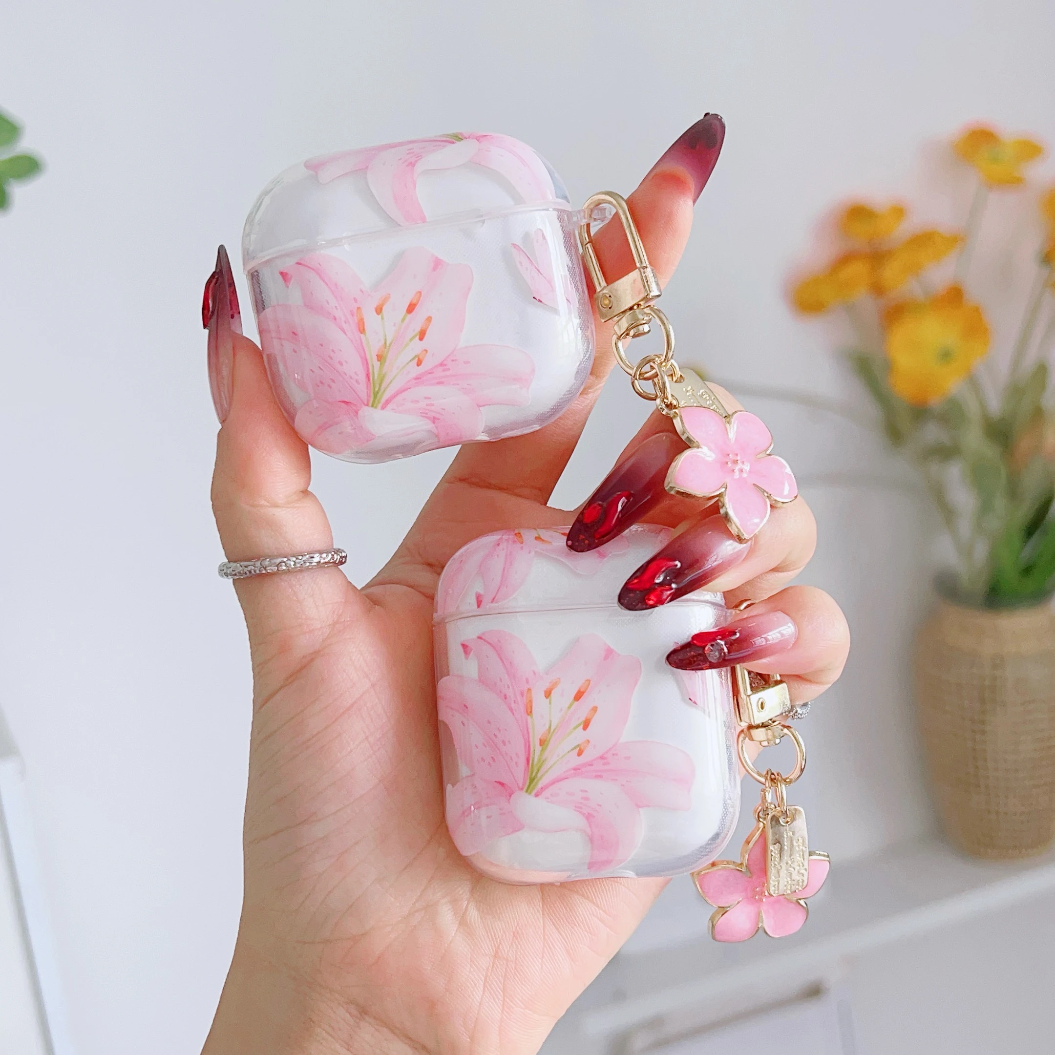 Funda para auriculares con flores de lirio rosa para AirPods 4th 1 2 3 con carcasa protectora de flores blancas funda suave para AirPods Pro 2 - imagen 2