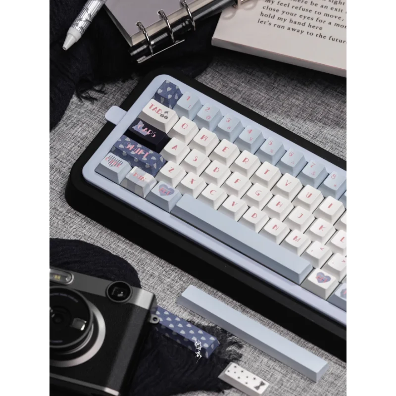 Juego de teclas con tema negro Blud, perfil de cereza, sublimación PBT, teclas originales personalizadas hechas a mano para accesorios de teclado mecánico
