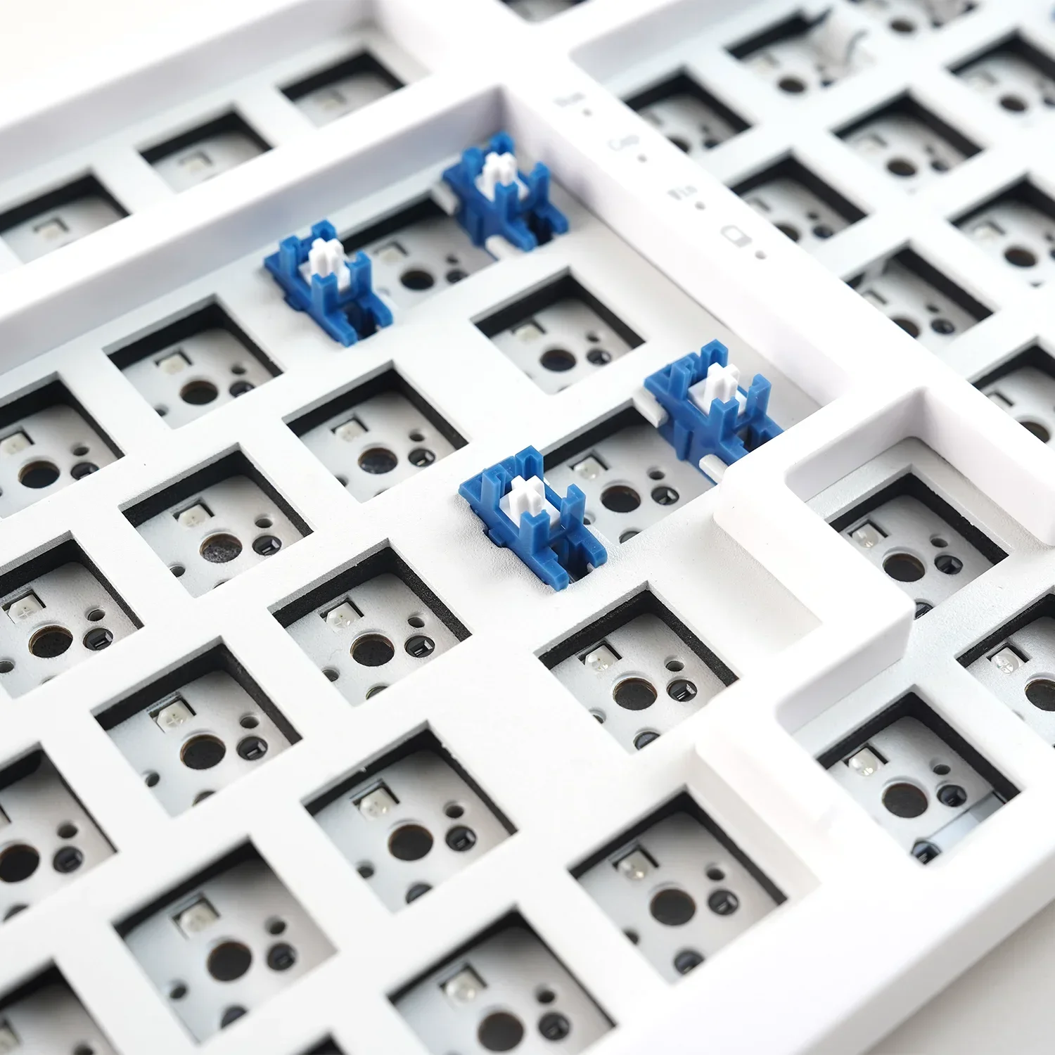 Mathew KC98 Pro Teclado mecánico de tres modos Barebone 98% diseño intercambiable en caliente teclado para juegos RGB Kit DIY con pantalla personalizada - imagen 5