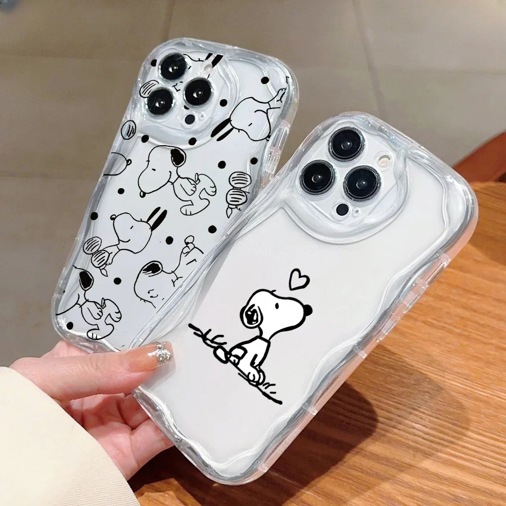 Funda de teléfono transparente y bonita de dibujos animados de Snoopy para Xiaomi POCO X7 X6 X5 X3 M6 F6 Pro Mi 15 12T 12 11 Lite 5G NE crema cubierta de borde ondulado - imagen 2