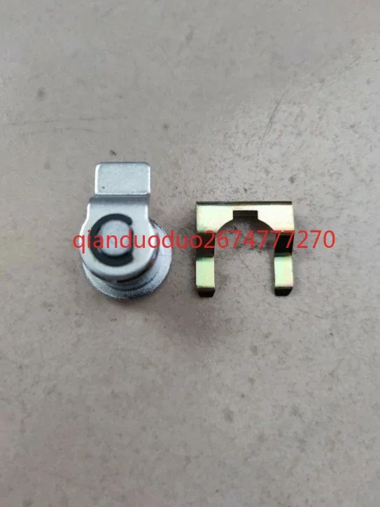 Adecuado para Xinyuan Yuanshan 65/75-8-9 accesorios de excavadora de ruedas de goma caja de herramientas cilindro de cerradura caja de herramientas de marco inferior - imagen 3