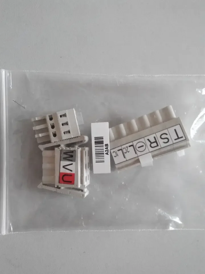 Servocontrolador Serie A2, enchufe de alimentación de entrada dedicado y enchufe de alimentación UVW, originales y en stock