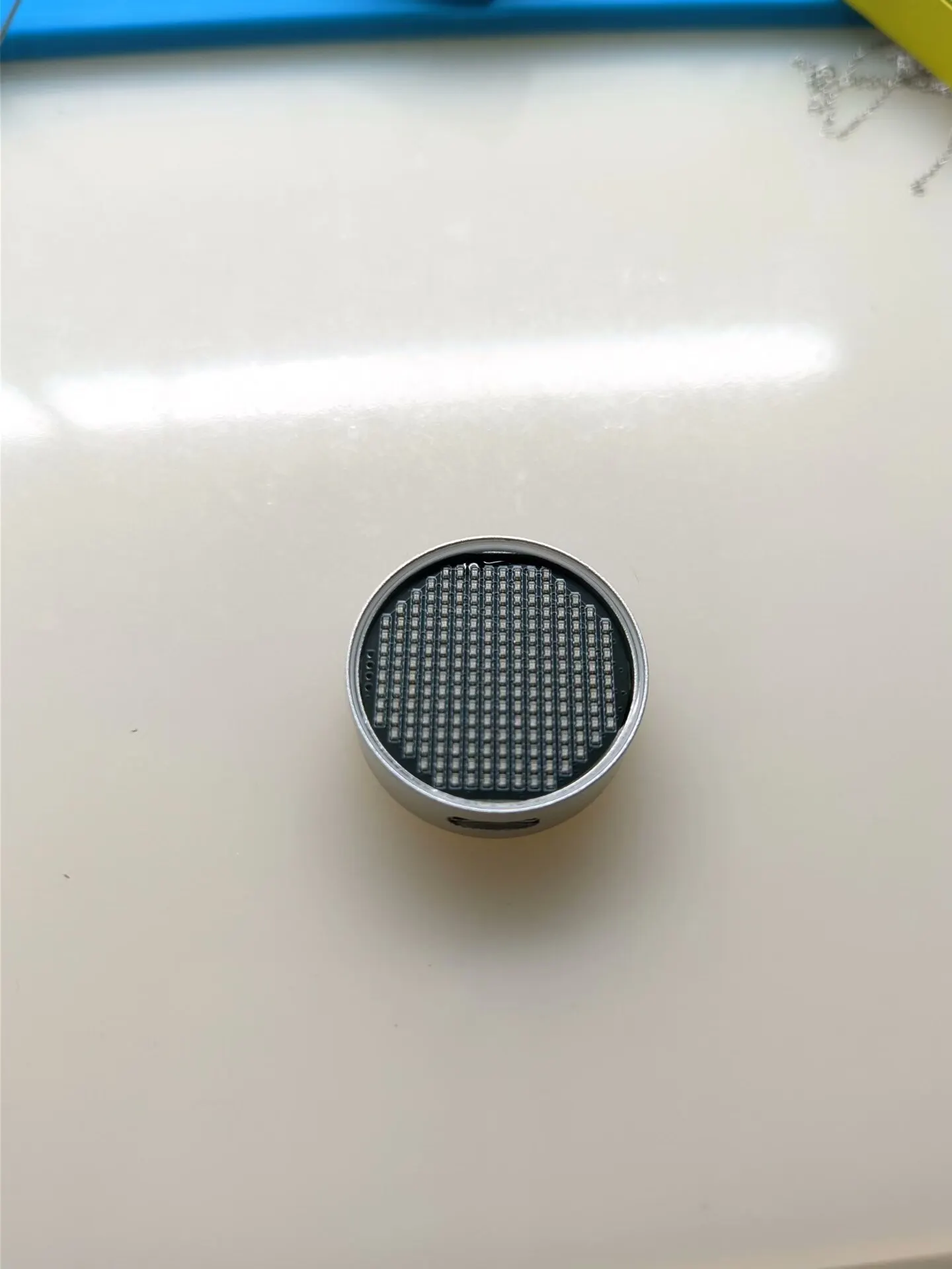 Collar con colgante LED de simulación de fluido: aleación de aluminio de 31 mm, cristal de zafiro, accesorio de juego activado por movimiento - imagen 5