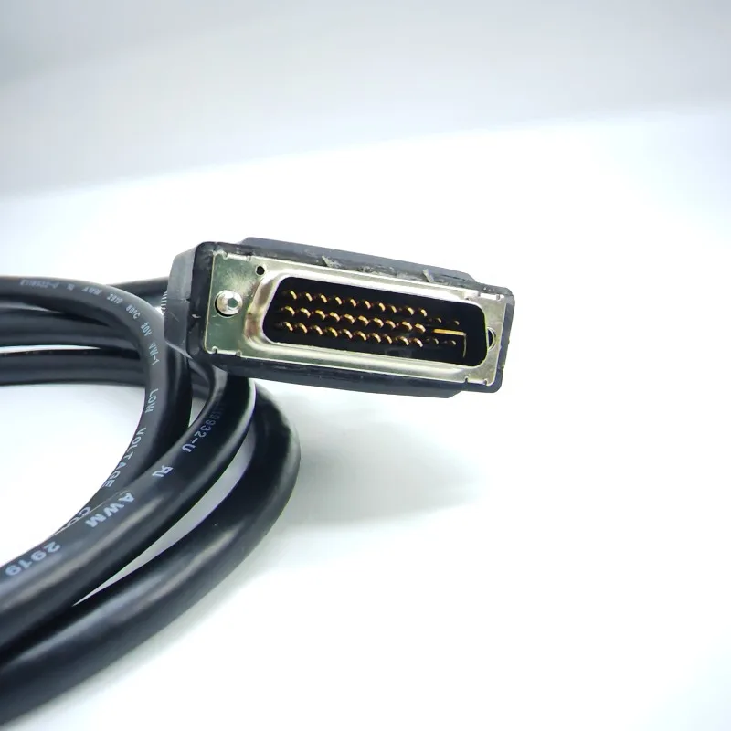 Adaptador DVI-I a VGA con Cable USB 1.8m para Proyector - imagen 2