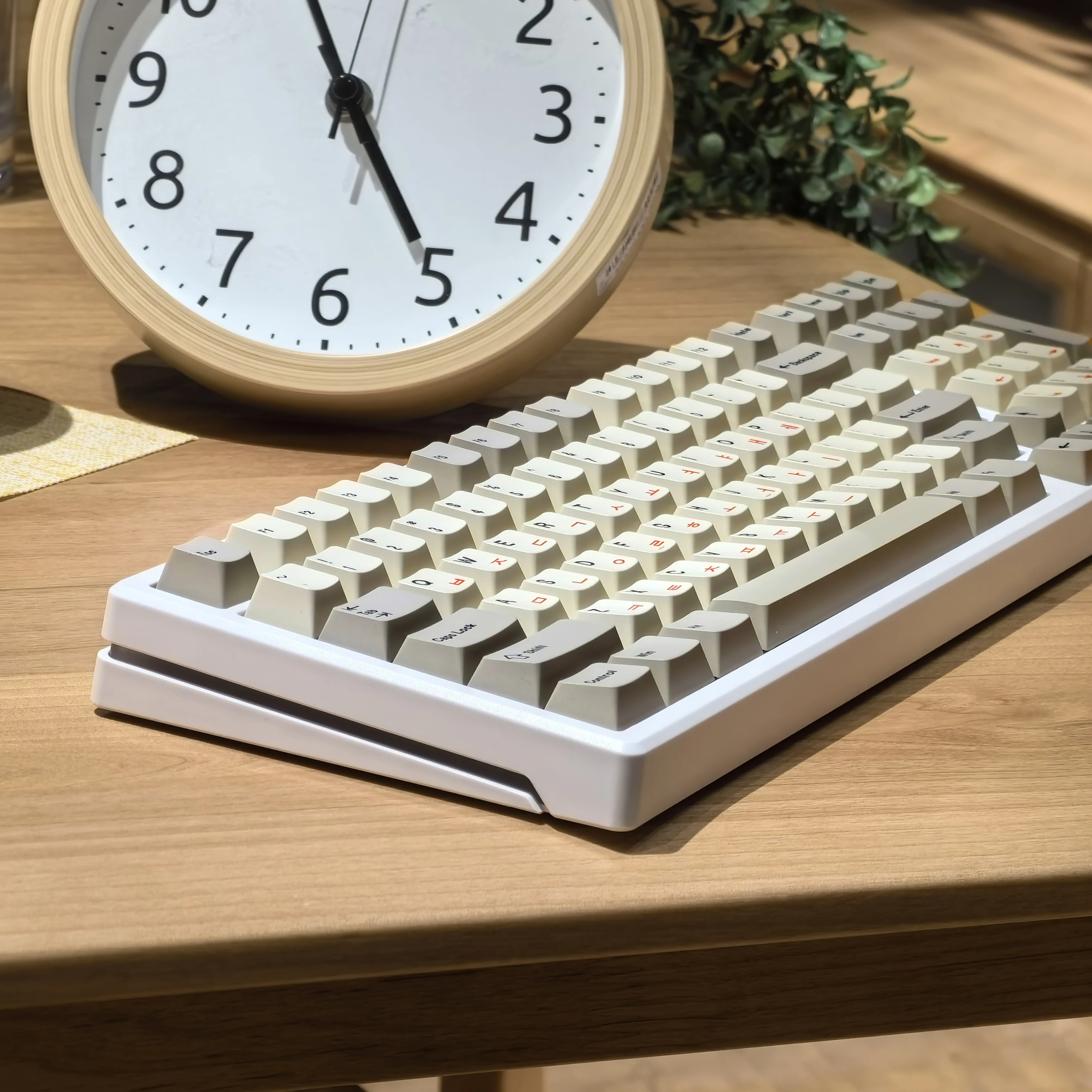 Teclas Retro coreanas cereza Pbt proceso de sublimación Simple 135 teclas juego de teclas Off-White gris rojo personajes ruso Hangul Keycap - imagen 2