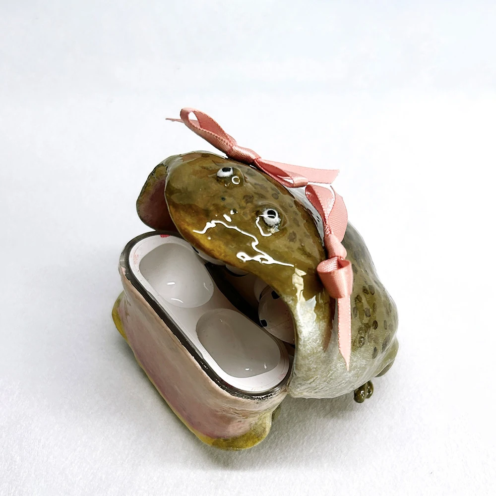 Funda para auriculares hecha a mano con rana payaso fea para Airpods, bonita y divertida decoración con lazo rosa, funda protectora para auriculares, regalos personalizados - imagen 4