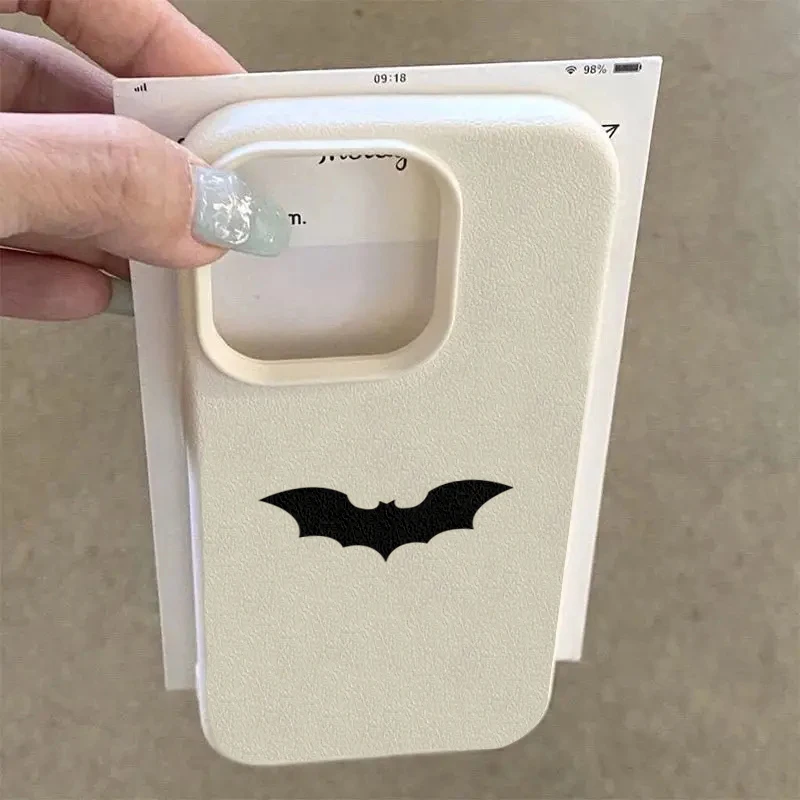 Funda de teléfono con textura de lichi y patrón de murciélago negro para iPhone 16 15 14 13 12 11 Pro Max Plus 16E X XR XS, funda suave de parachoques a prueba de golpes - imagen 5
