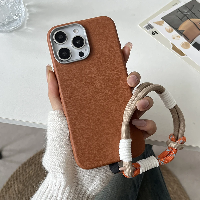 Funda de teléfono de cuero mate de lujo con cordón, cubierta protectora de lente para iPhone 16, 15, 14 Plus, 13, 12, 11 Pro Max, X, XS Max, XR, 7, 8, SE2
