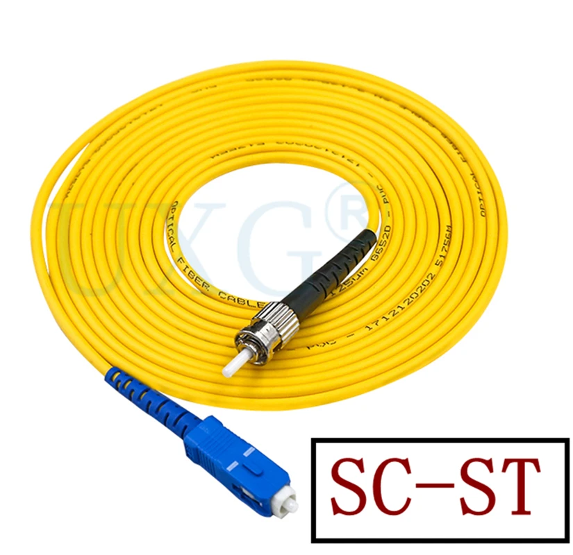 Detalle de conectores en cable monomodo