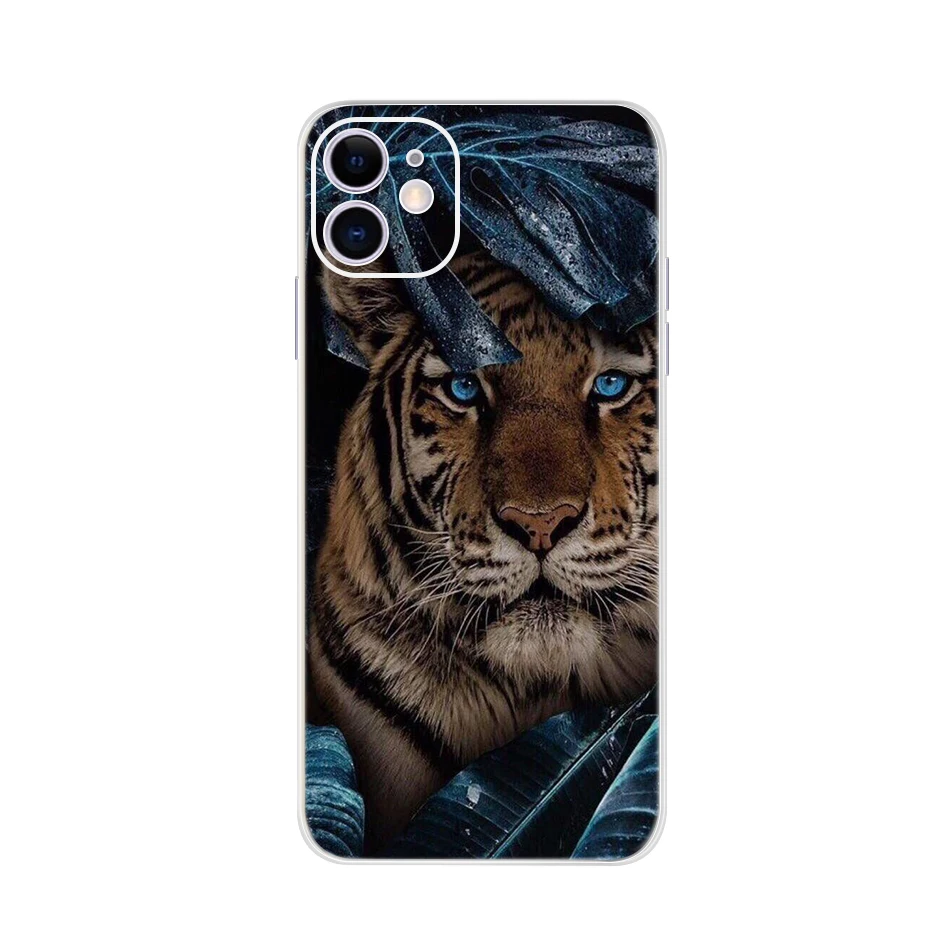 Vista frontal de la funda instalada en iPhone 11