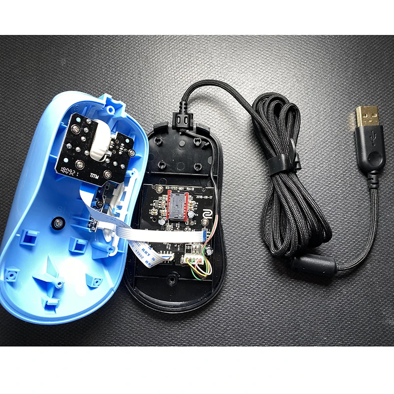 Detalle del conector USB y refuerzo