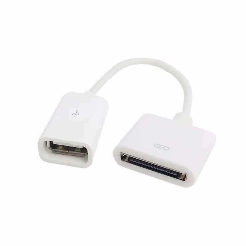 Detalle del conector USB hembra y el cuerpo del cable