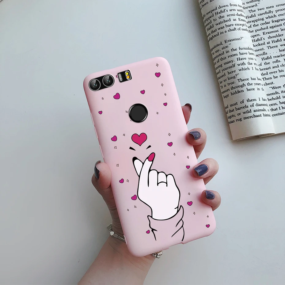 Funda negra en uso sobre Huawei Honor 8