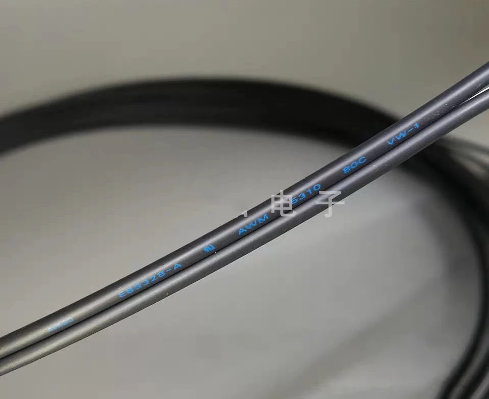 Detalle del conector FTTH en el extremo del cable