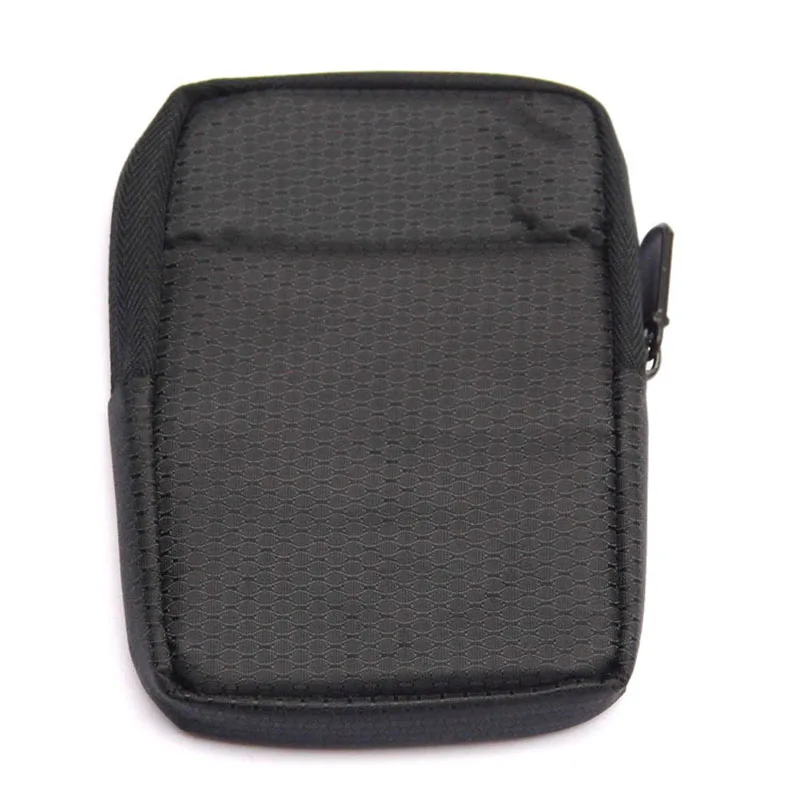 Estuche antichoque abierto con disco duro