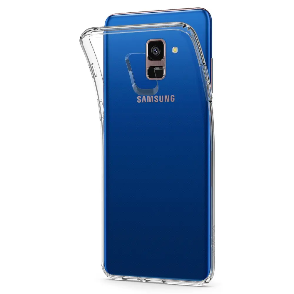 Proceso de colocación de la funda en el Galaxy A8