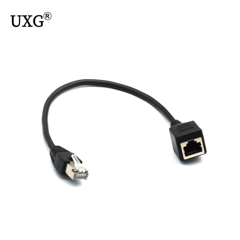 Cable de extensión Ethernet Cat6 UXG mostrando los conectores RJ45 macho y hembra
