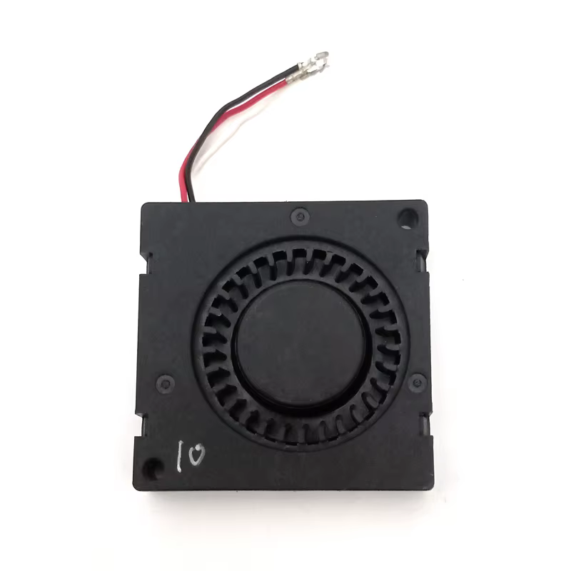 Detalle del conector de 3 cables para alimentación