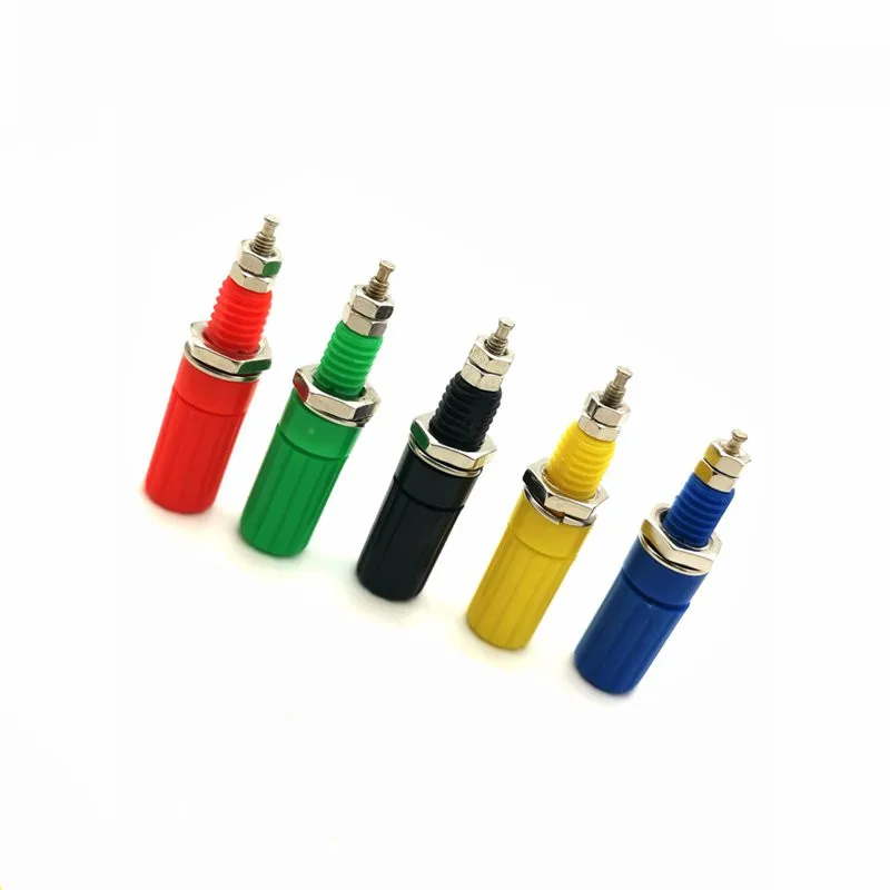 Conectores Banana de 4mm en terminal de prueba