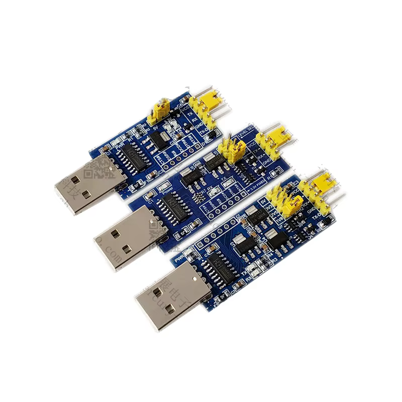 Vista frontal del convertidor USB a TTL con indicadores LED
