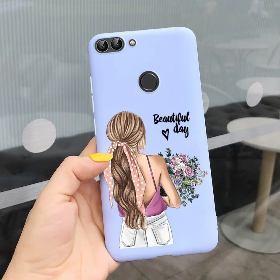 Funda puesta en el teléfono mostrando puertos accesibles