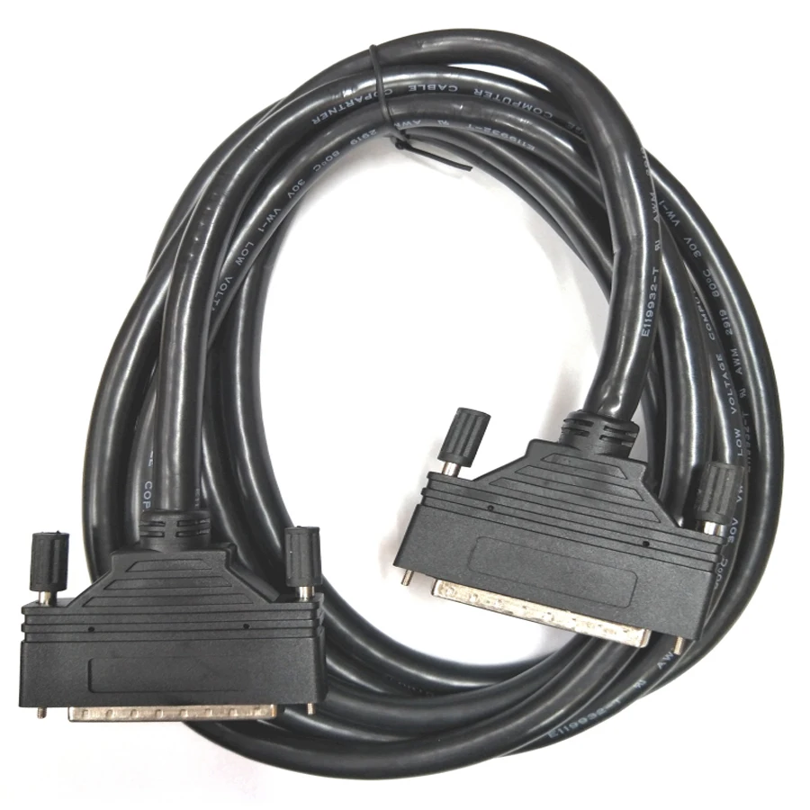 Extensión SCSI macho a macho para configuraciones profesionales