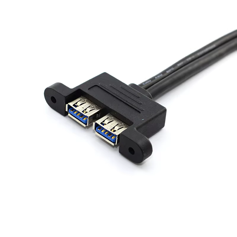 Aplicación del cable en un panel frontal de ordenador