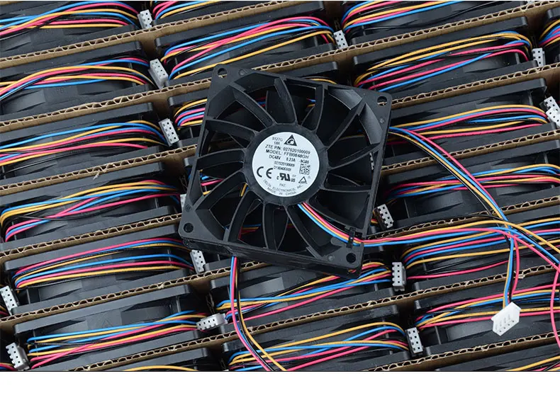 Ventilador 8cm refrigeración detalle marco