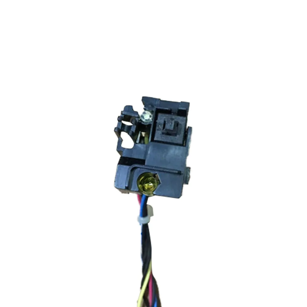 Detalle de conexión del cable al chassis