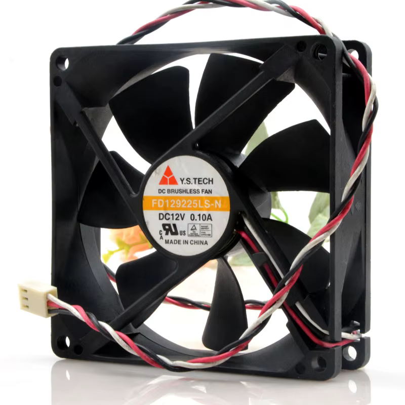 Ventilador instalado en chasis