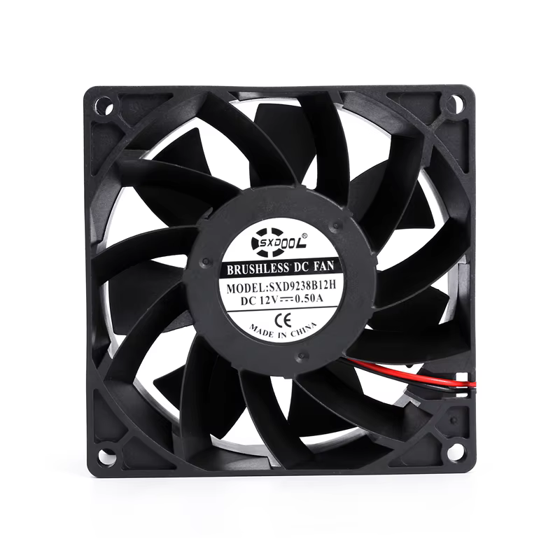 Ventilador instalado en gabinete