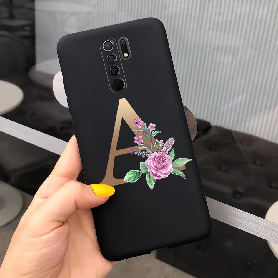 Detalle de bordes elevados y esquinas reforzadas