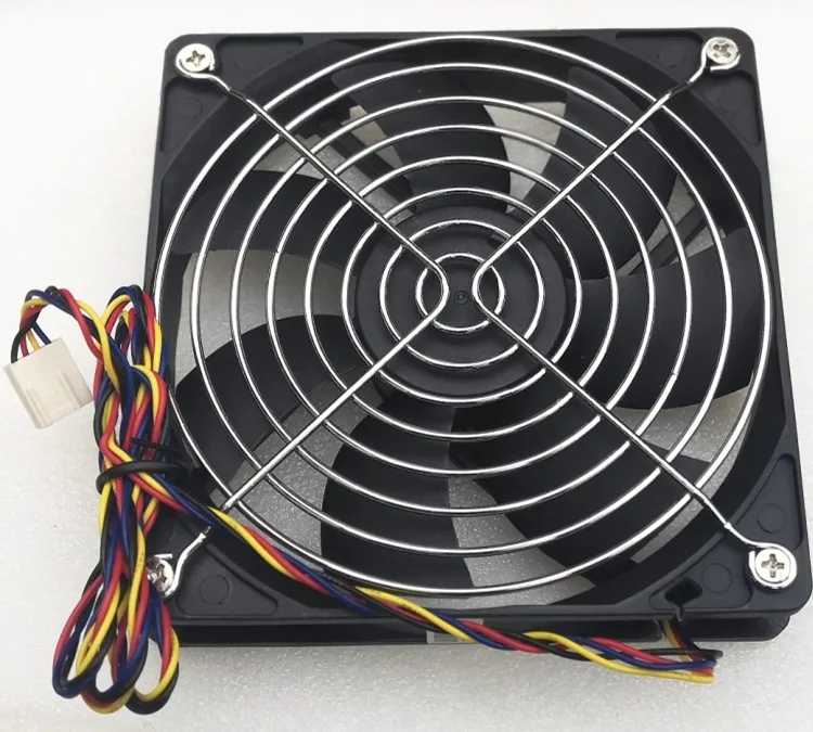 Ventilador instalado en un gabinete