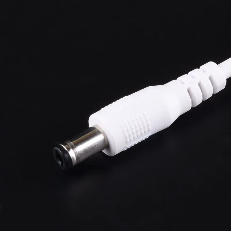 Cable convertidor USB a DC angular