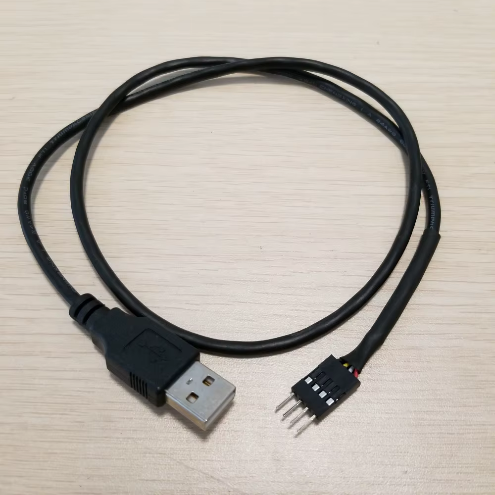 Detalle del conector Dupont 4 pines macho