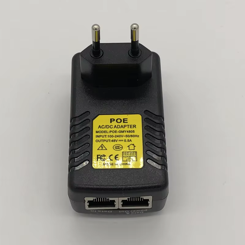 Vista frontal del inyector PoE