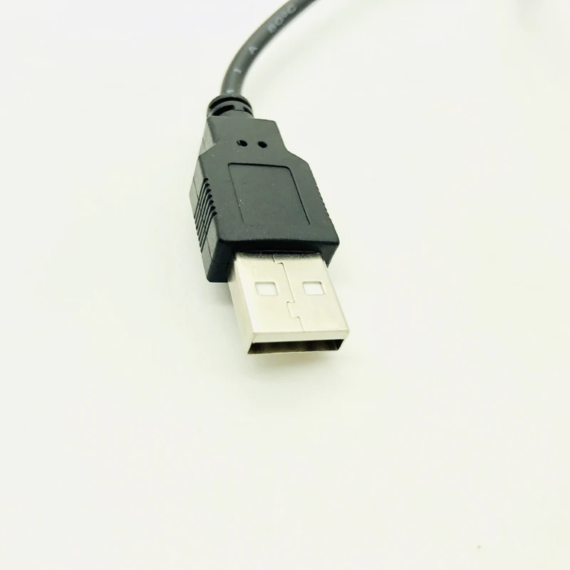 Cable negro de 50 cm con refuerzo en los conectores