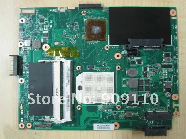 Detalle de conectores y componentes de la placa base