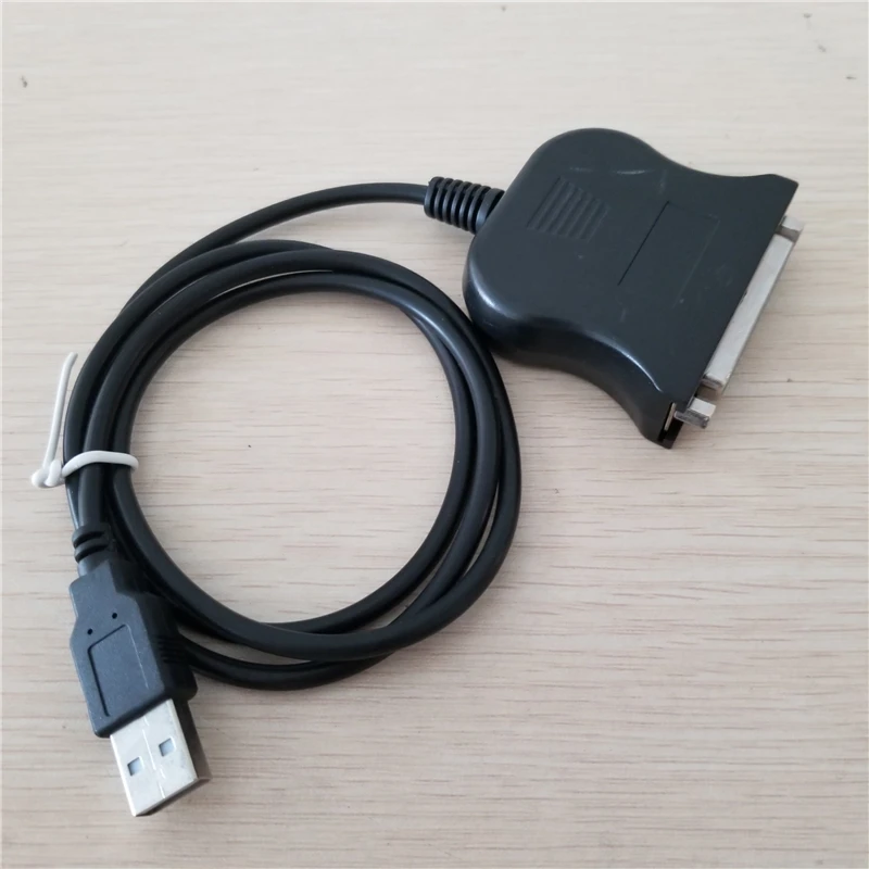 Cable USB DB25 en configuración de escritorio
