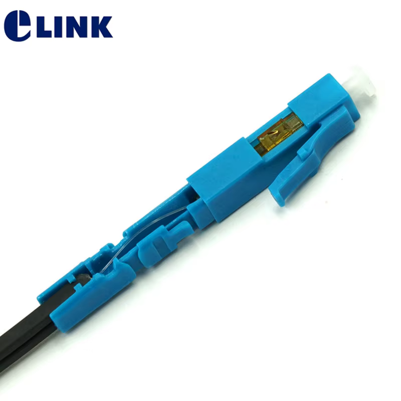 Conector instalado en una caja de cierre
