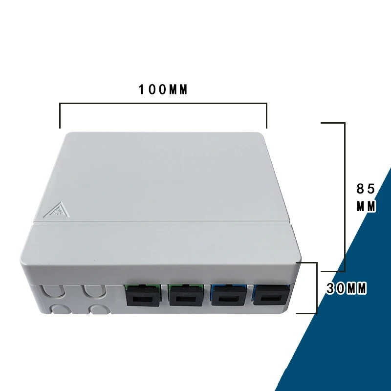 Interior de la caja de distribución con espacio para adaptadores SC